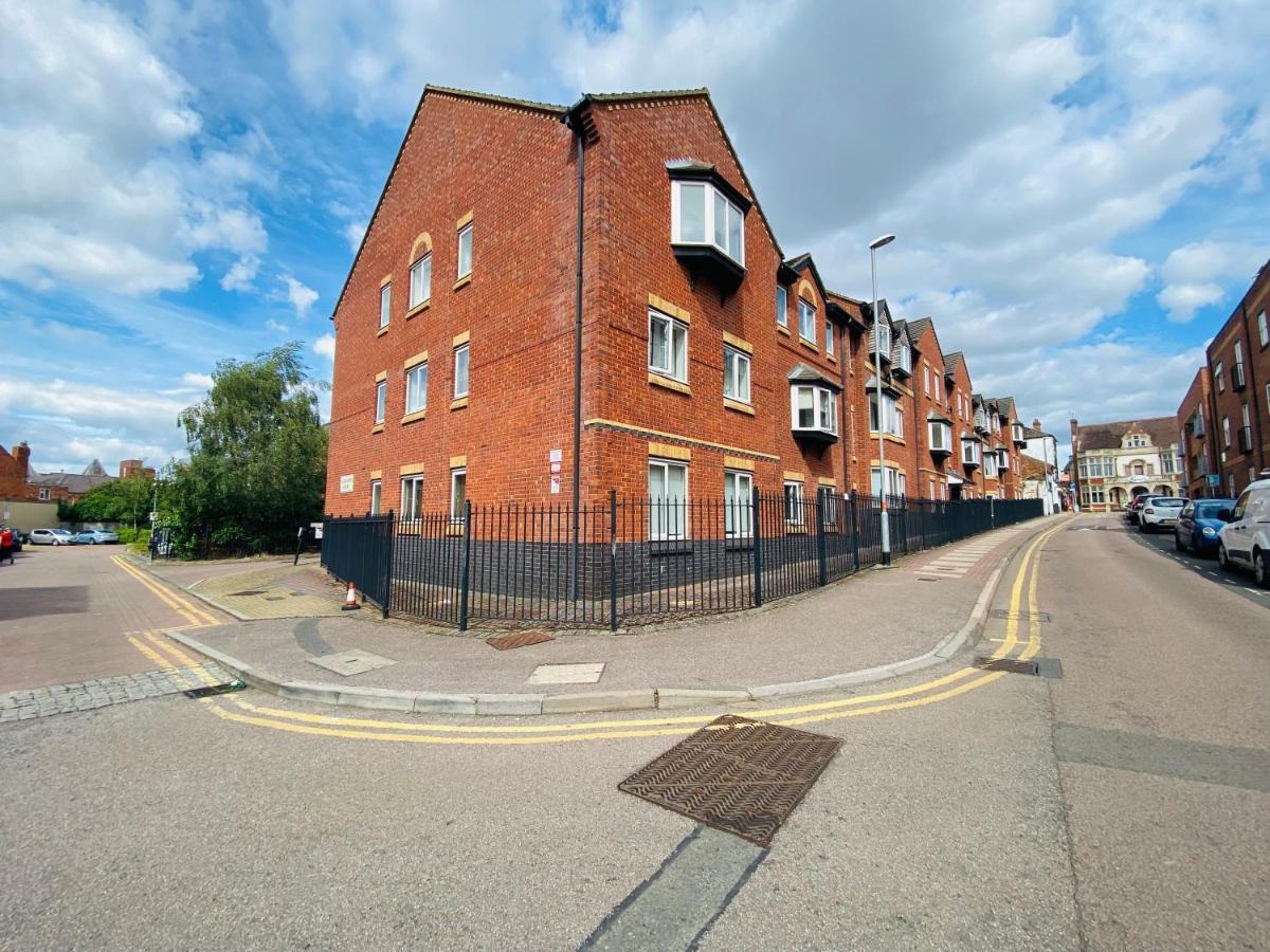 Lahnstein Court Apartment Kettering Luaran gambar