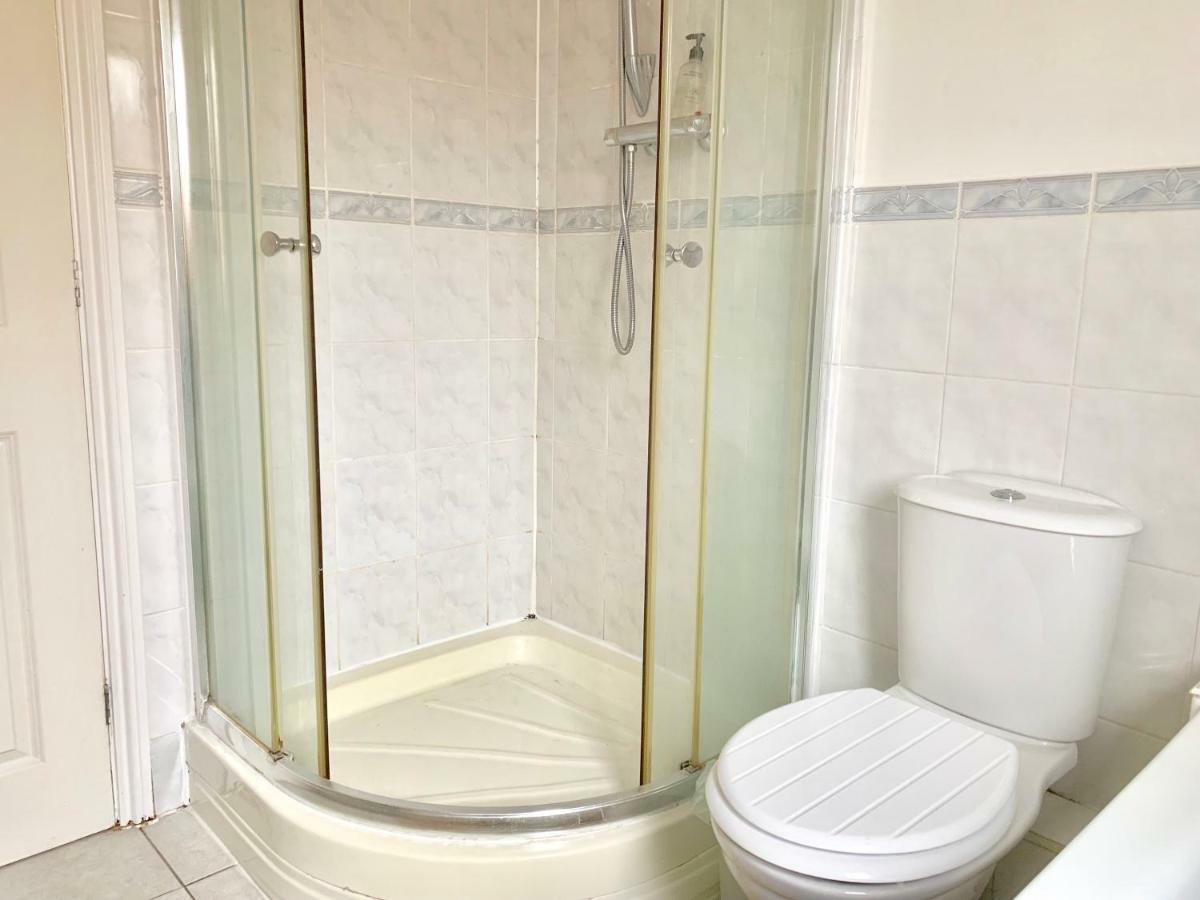Lahnstein Court Apartment Kettering Luaran gambar